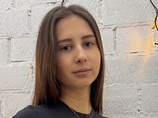 naked cam girl masturbating LaurynTinkle