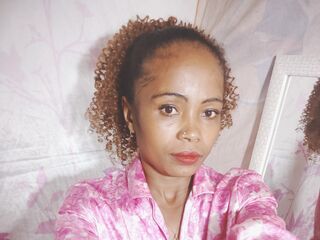 cam girl fingering LayahMorgane