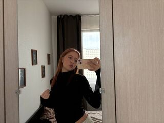 beautiful webcam girl LennieLukasik