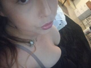 cam girl playing with dildo LolaLoced