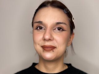 fingering LoniFessel