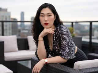 naughty camgirl masturbating with vibrator LouiseAnna