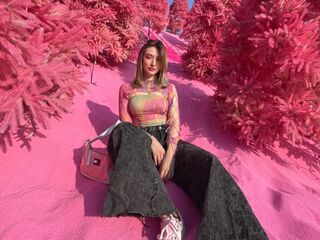 naked girl with live cam masturbating LouveniaPranger
