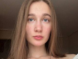 camwhore shaving pussy MarcelineLeja