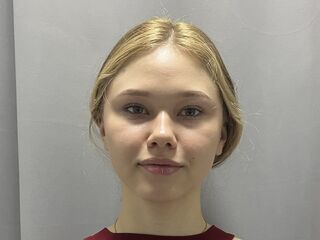 topless webcam girl MariaReynold