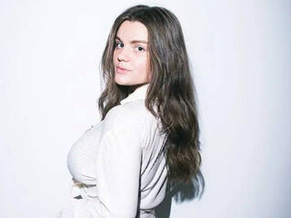 girl topless MelaniMell