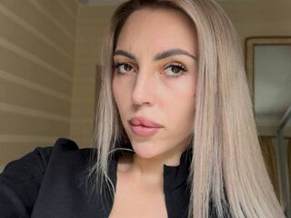 camwhore shaved pussy MelisaDee