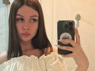 free webcam chat MiaRioti