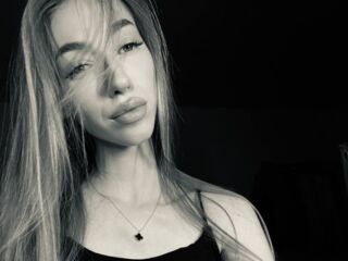 free online chat NikkiTenerovich