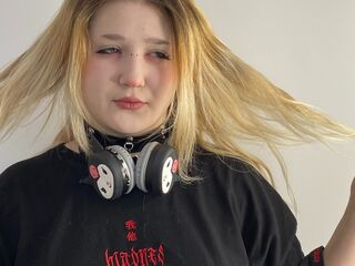 hot cam girl masturbating with vibrator PilarVanhee