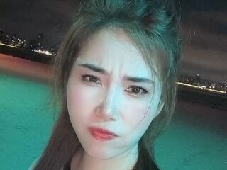 girl shaving pussy Qinbao