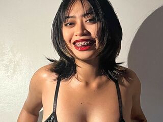 naked webcam girl masturbating QuinnRoxy