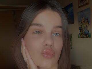 naked girl with webcam masturbating with sextoy RicardaErisman