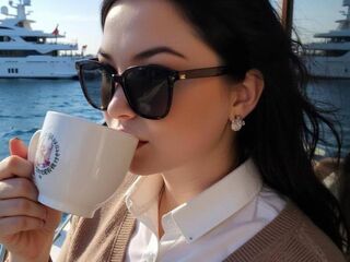 naked girl with webcam fingering pussy RosieMoons