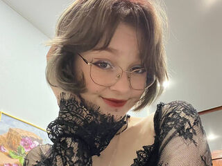 camgirl fingering bald pussy RosioCammon