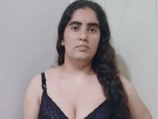 hot cam girl fingering shaved pussy SafinaAngel