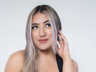 naked webcamgirl photo SamanthaSain