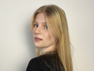 naked girl with webcam masturbating with sextoy SammieDornier
