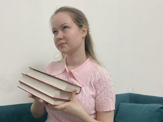 nude camgirl picture SandieSpataro