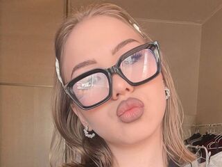 hot camwhore SaraBaier