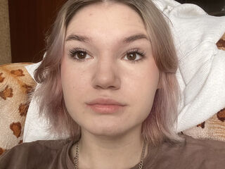camgirl playing with sextoy SaritaTobon