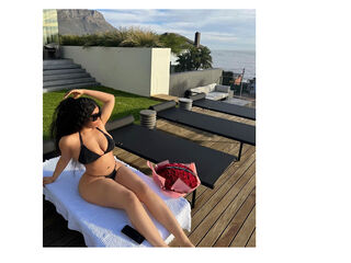 chat live cam SarraJames