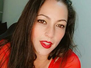naughty camgirl masturbating with vibrator ScarlettBarners