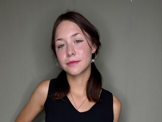 camwhore fingering shaved pussy SeeMule