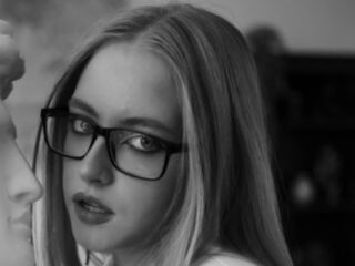 webcam striptease show SheliaEdwards
