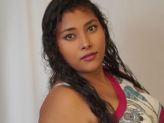 hot cam girl fingering shaved pussy SiryenayHill