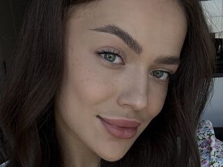 camwhore masturbating with dildo SophieLun