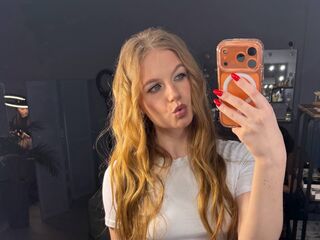 webcamgirl chat room TainaSaffo