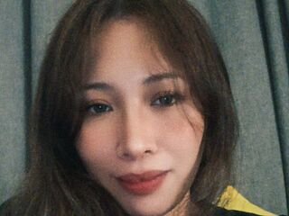 cam girl masturbating with dildo ThylaMax