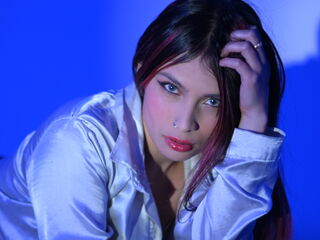 strip tease show TiffanySuarez