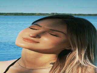 cam girl masturbating with vibrator VerlineBurth