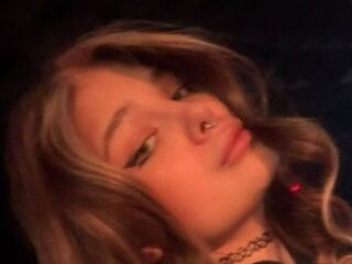 mastubating web cam girl ViolaKerelina