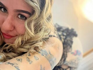 camslut showing tits ZoeSterling